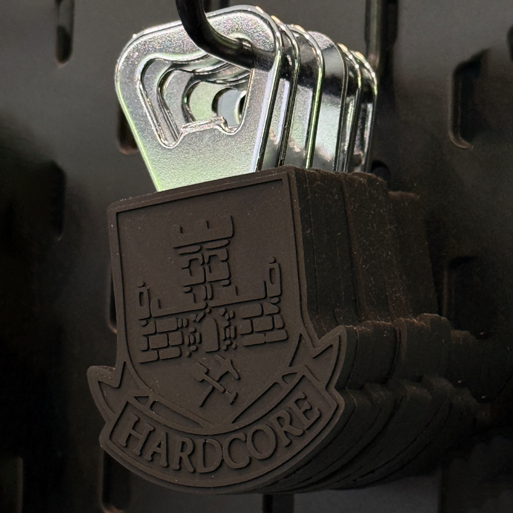 01 Отварач магнет Hardcore (црни) - Слика 1