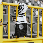 Шал Крамп и лопата